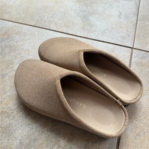 Rothy Casual Clog - Birch Tan